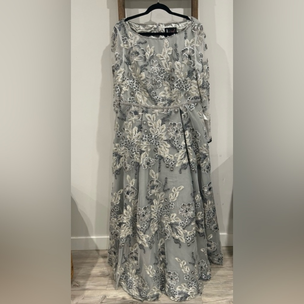 Brand new macduggal dress style code 11185